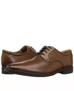 clarks tilden plain dark tan
