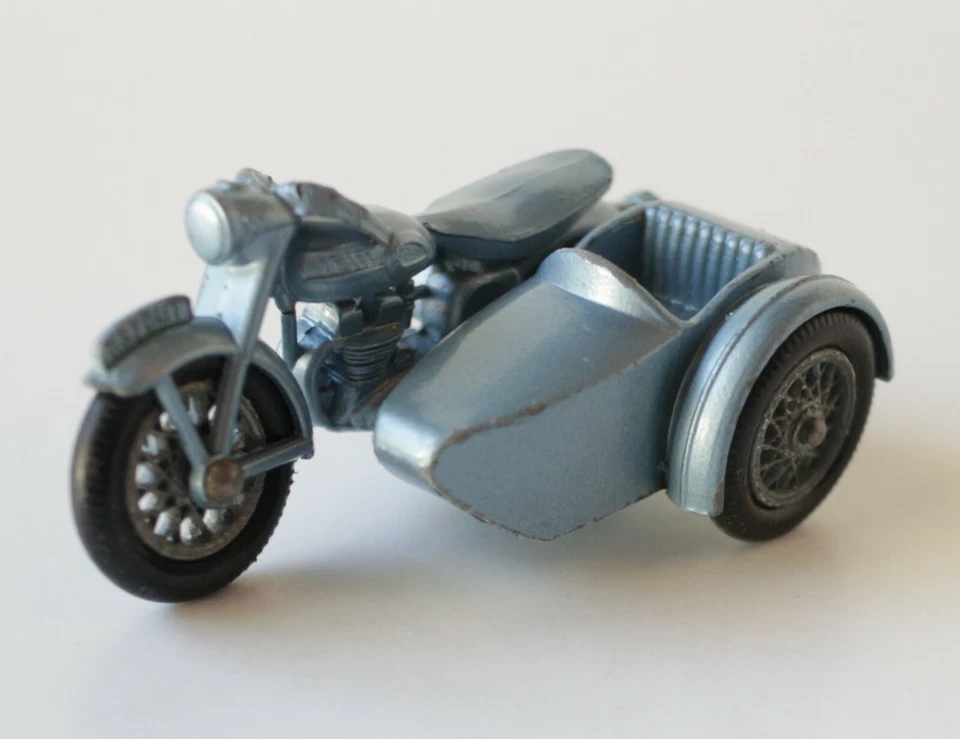 Lote Matchbox 8 Mustang 4 Triumph 48 remolque para barco 40 autobuses 22 Pontiac 71 Jeep 5 BP Foto 2 de 4