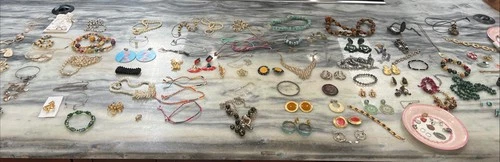 100+ LARGE VINTAGE Y2K JUNK DRAWER JEWELRY LOT ESTATE COSTUME Silver WEARABLE