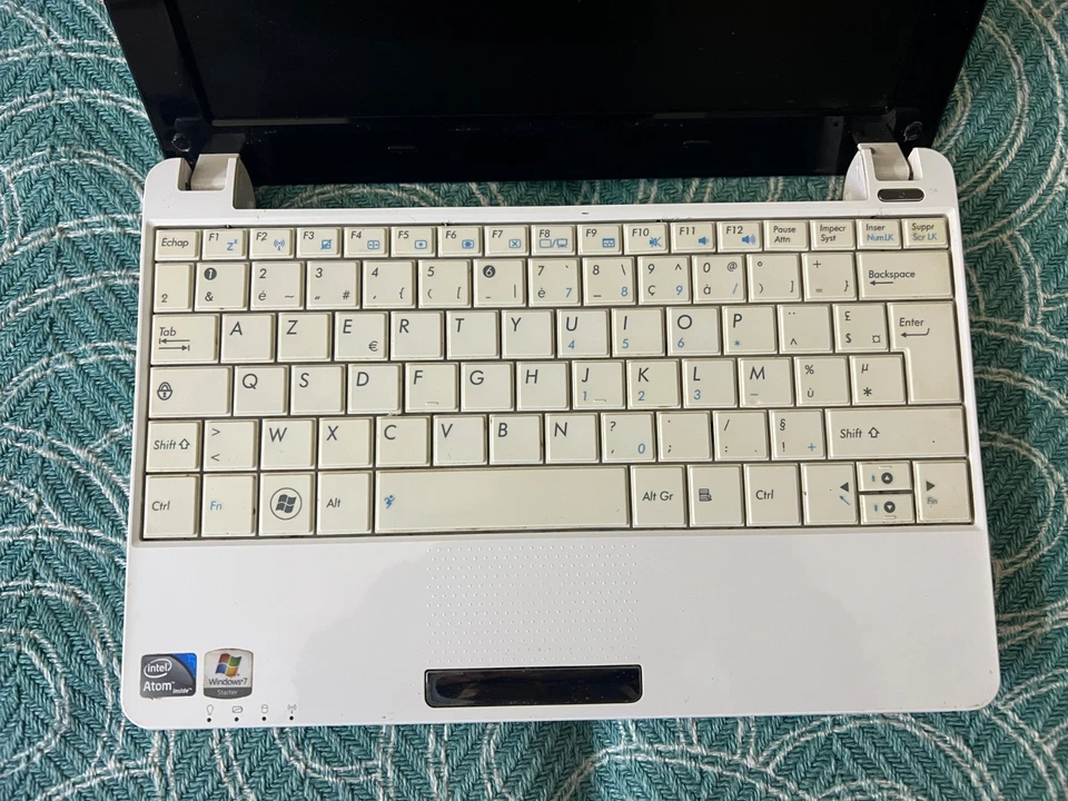 Asus EeePC 1005PX - Intel Atom N450 - GMA 3150, 2GB, Windows 7 - Immagine 3 di 4