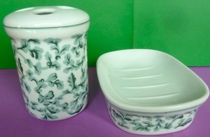 Vintage Croscill Green Filagree Ceramic Toothbrush Holder & Soap Dish