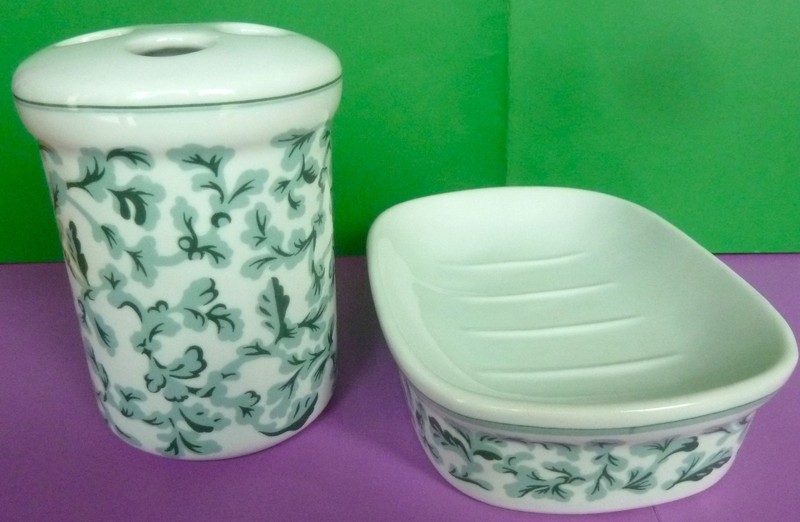Vintage Croscill Green Filagree Ceramic Toothbrush Holder & Soap Dish