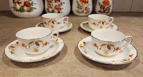 Set of 4 Vintage Hall Jewel Tea Autumn Leaf Cups & Saucers Mary Dunbar