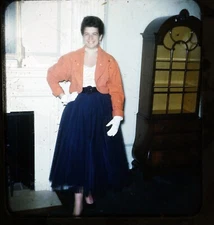 Stereo realist slide - Attractive lady at home Brumberger - VTG Kodachrome #317