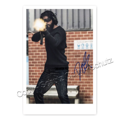 Dylan O'Brien in American Assassin - Autogrammfotokarte [AK2]