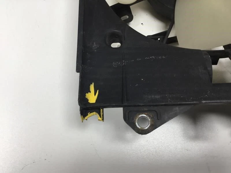 Toyota Prius 2004 2009 doble refrigeración radiador ventilador conjunto de motor con depósito tanque OEM Foto 3 de 4