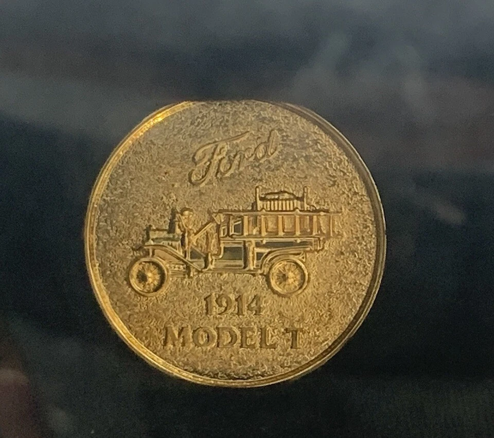 Signature Series 1914 Ford Model T Fire Engine 24K Plated & Real Wood 1/18 NEW - Image 3 of 4