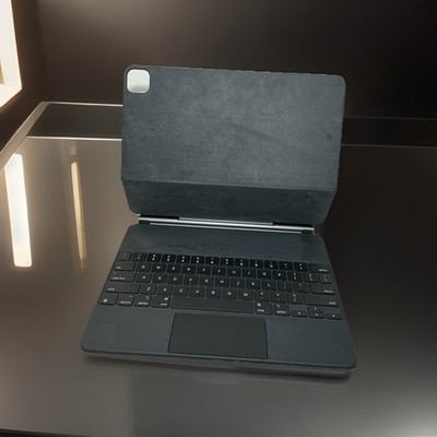 【美品】Apple iPad Magic Keyboard A2480 Apple Magic Keyboard 12.9