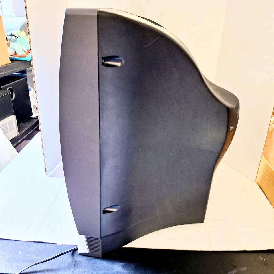 Vintage 1998 RCA ColorTrak 27 Inch Retro CRT TV Color Television F27242GY Black - Image 4 of 4