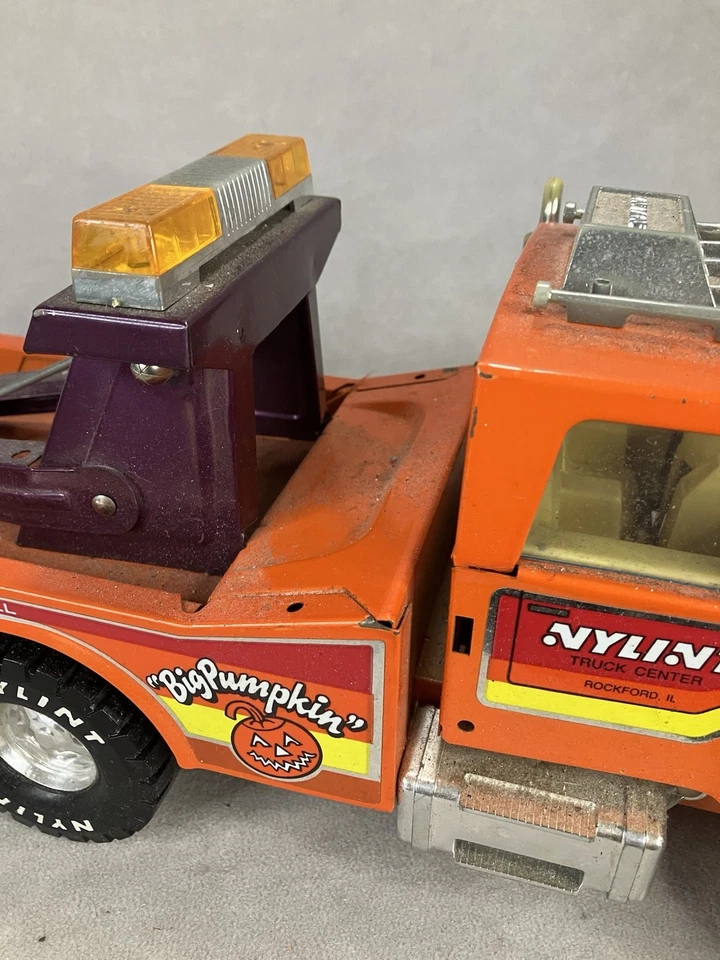 Vintage Nylint Big Pumpkin Tow Truck -Wrecker Pressed Steel 16" - Image 3 of 4