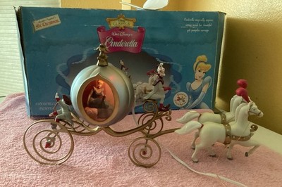RARE Walt Disney Light Up Cinderella Mr. Christmas.  Lights Up