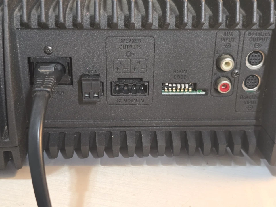 Bose Lifestyle SA-3 2 Channel Power Amplifier w/Power Cord - Image 4 of 4