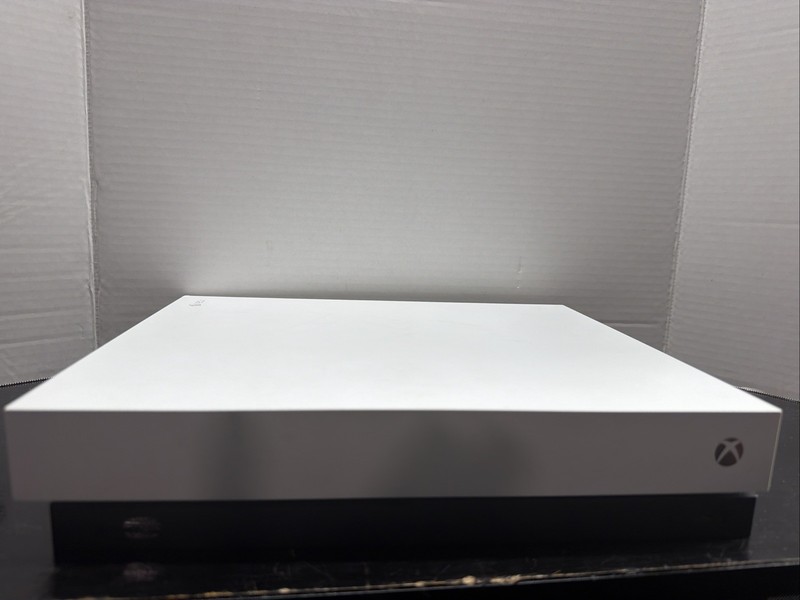 Xbox One X 1tb Robot White Special Edition