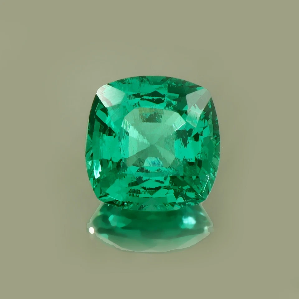 18.75 CT Lab Grown Colombian Hydrothermal Emerald Cushion Loose Gemstone Cut - Image 2 of 4
