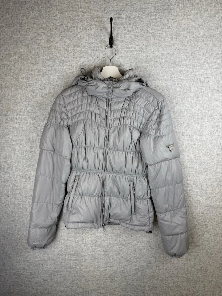 Chaqueta Abrigo GUESS Gris Metálico Relleno de Plumón con Capucha Talla Pequeña En muy buena condición Y2K - Imagen 1 de 4