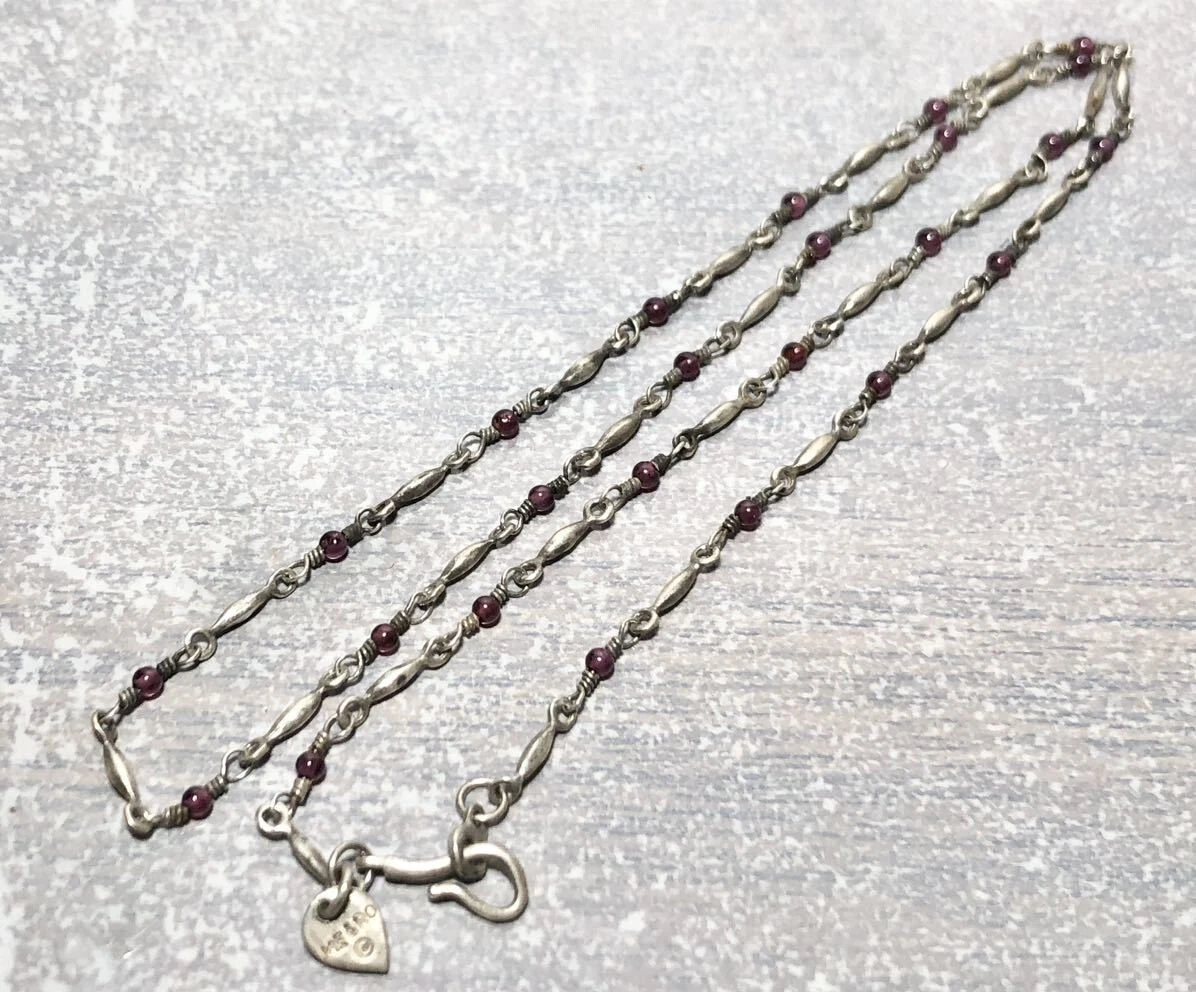 Olga Bijoux Ciondolo cammeo con girocollo in caucciù | Olga Bijoux Olga Bijoux Ciondolo cammeo con girocollo in caucciù | Olga Bijoux