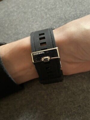 DIESEL WATCH Dot Matrix “BE STUPID” Y2K RARE Black Red Led DIESEL WATCH Dot Matrix “BE STUPID” Y2K RARE Black Red Led