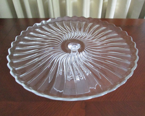 Cristal d'Arques Durand Soleil Swirl Pedestal Crystal Cake Stand