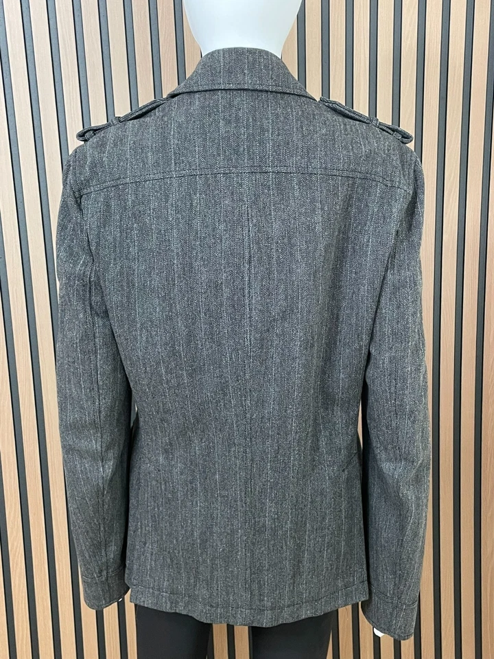 Chaqueta para mujer Banana Republic Heritage gris S militar utilitaria botón lana Foto 2 de 4