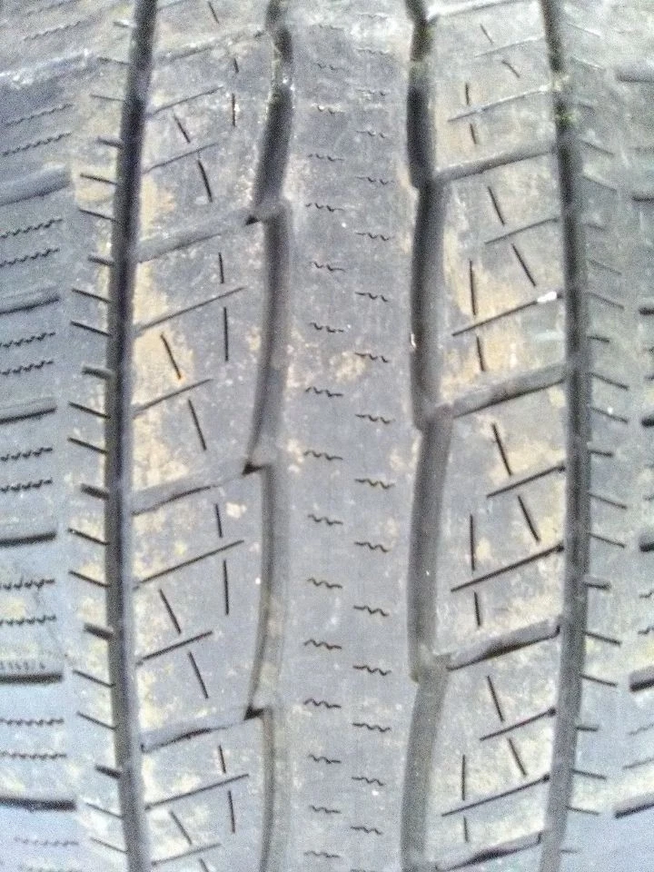 2016 Jeep Grand Cherokee Tire 265 60R16 110T,General Grabber HTS - Image 2 of 4