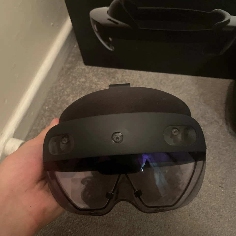 Microsoft HoloLens 2 Smart Glasses VR Headset Device - boxed - Image 2 of 4
