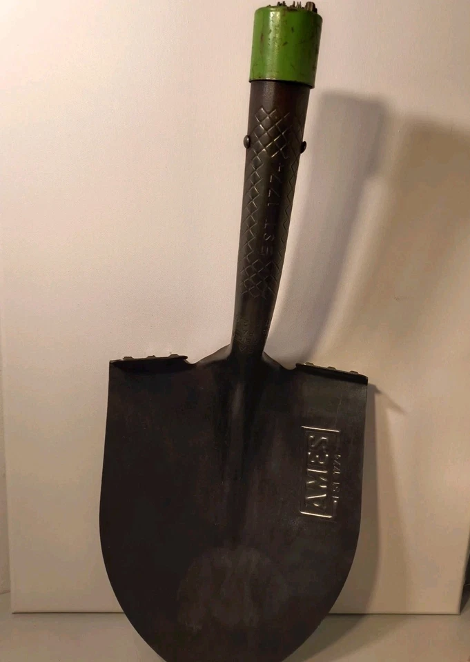 Vintage Oliver Ames Shovel Round Point US Tempered PAT D712 219 Made In the USA - Image 2 of 4