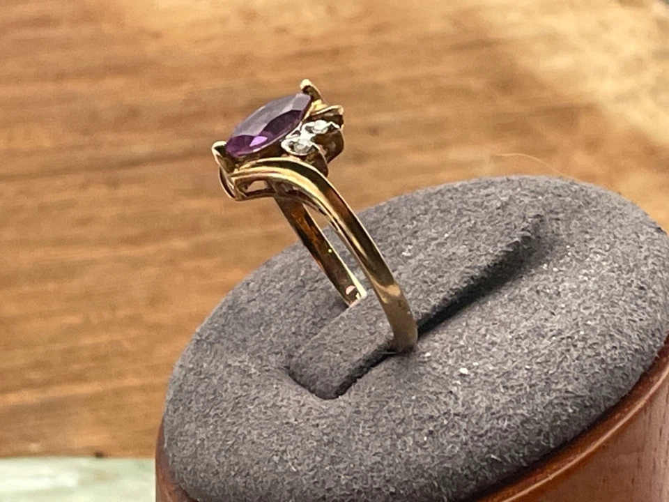 10K Solid Yellow Gold Violet Topaz w/Diamond accent cocktail ring sz 7.5--203.25 - Image 4 of 4