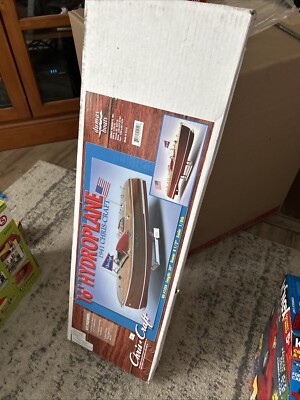 Dumas Boats 1254 - 1941 Chris-Craft 16' Hydroplane - 1:8 - Assembly Kit - RC 24 
