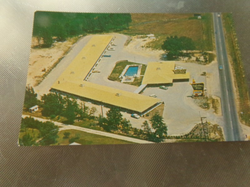 OLDER POSTCARD HOLIDAY INN AOF ALLENFDALE INC SOUTH CAROLINA