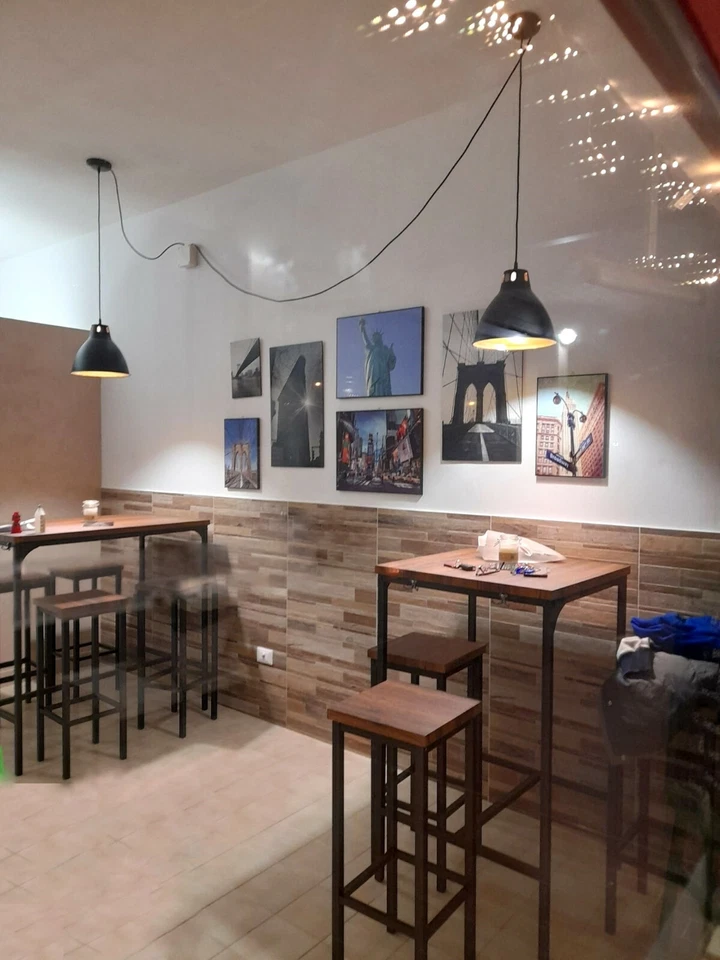 Set Tavolo Bar Quadrato e 4 Sgabelli ROMA Marrone Noce da esterno sotto gazebo - Immagine 3 di 4