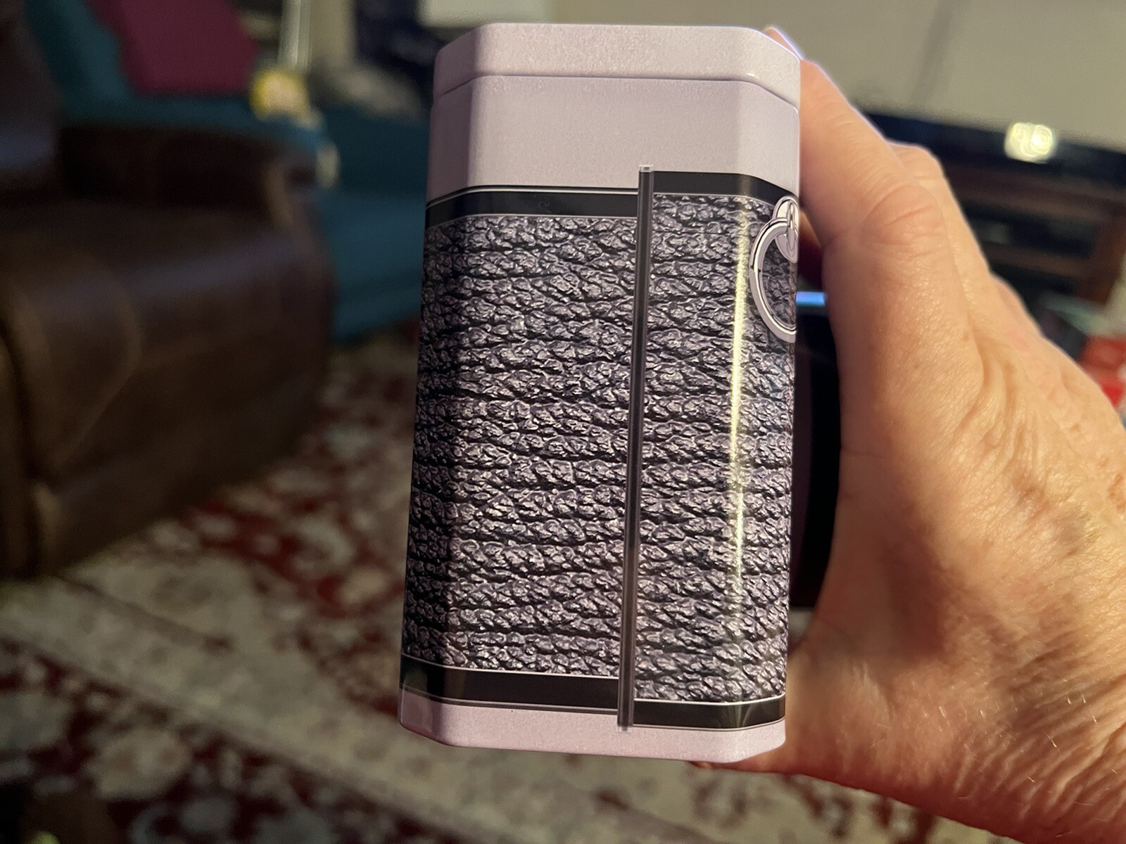 Puzzle of Classic 35 mm Camera in a Collectable Tin 550 Piece New