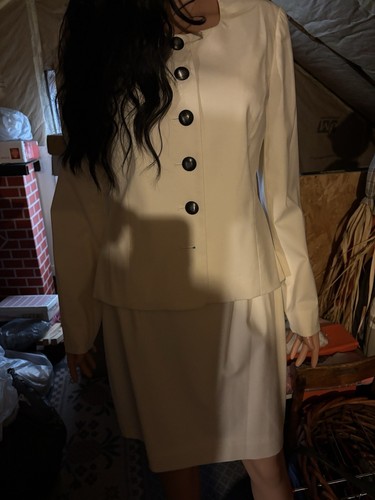 Ladies Reflections Off White Skirt Suit Size 10
