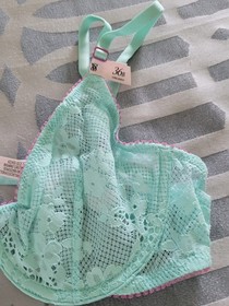 NEW Victoria's Secret Tease Lace Demi Bra 36B and Cheeky Panty Size Small Set