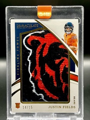 2021 Panini Immaculate Collection - Sideline Towel Justin Fields /15 (MEM, RC)