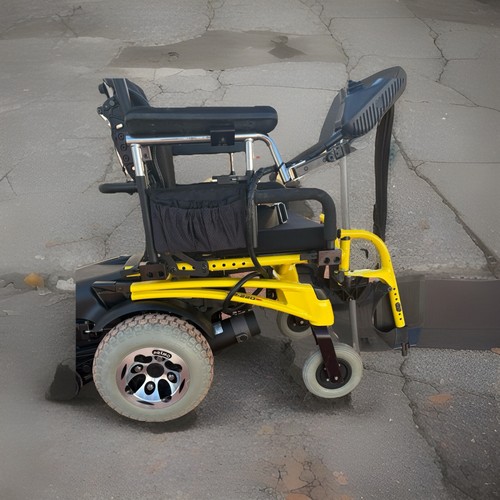 Quickie P-220 SE Power wheelchair SUPER FAST 7MPH TILT, RECLINE LEG. EZ LOCK