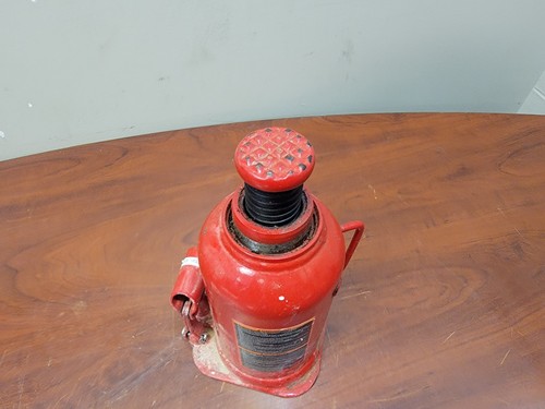 Torin Big Red T92003B Hydraulic Welded Bottle Jack, 20 Ton (40,000 lb) Capacity - Picture 5 of 5