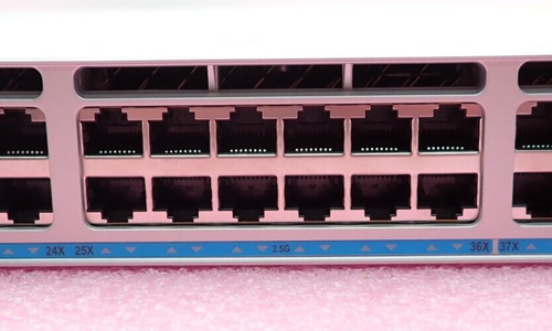 Przełącznik Cisco Catalyst C9300-48UXM-E 48x 2.5G Base-T (12 mGig) UPOE + C9300-NM-8X - Zdjęcie 4 z 10