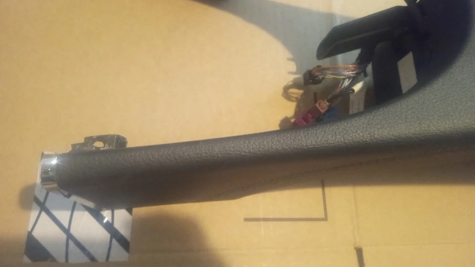 05-09 Mercedes E320 E350 E500 E550 E55 W211 Consola central Compartimento de almacenamiento Foto 2 de 4