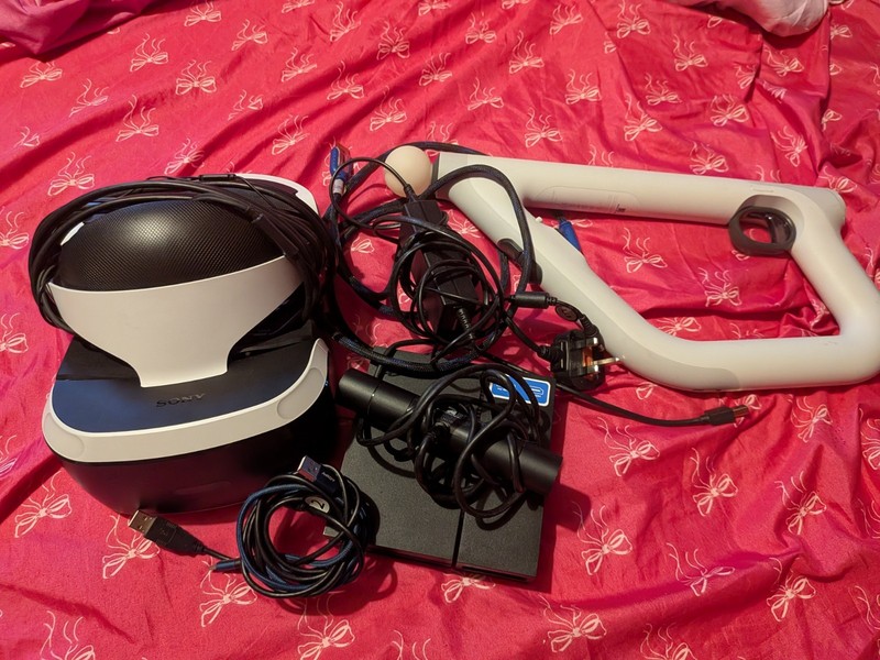 Sony PlayStation VR Headset Camera Bundle