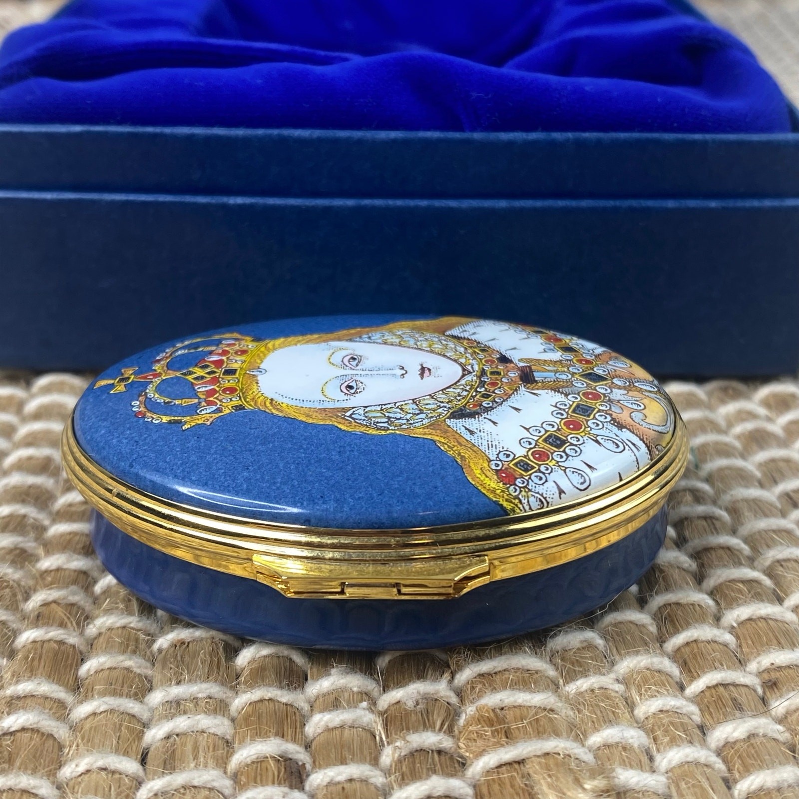 LE RARE Halcyon Days "Collectors Circle" Queen Elizabeth I Commemorate 400 years