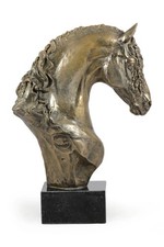 Marys Friesenpferd - Große Pferdebüste aus Bronze auf Steinsockel