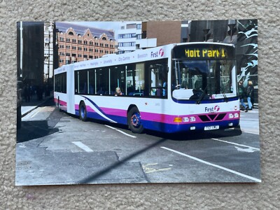 First Leeds 1101 (T101 VWU) - Volvo B10LA, Wright Fusion - Bus Foto (A)