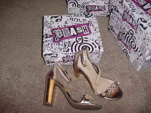 Size 2 shop prom shoes