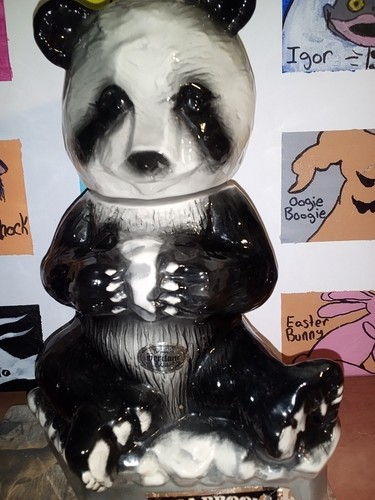 Ezra Brooks 147 month old Kentucky Straight Bourbon Panda Bear Decanter 1972 - Picture 5 of 9