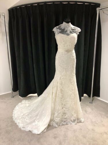 Pronovias Andrea Talla 12 Encaje Marfil Cola de Pez con Chaqueta - Imagen 3 de 3