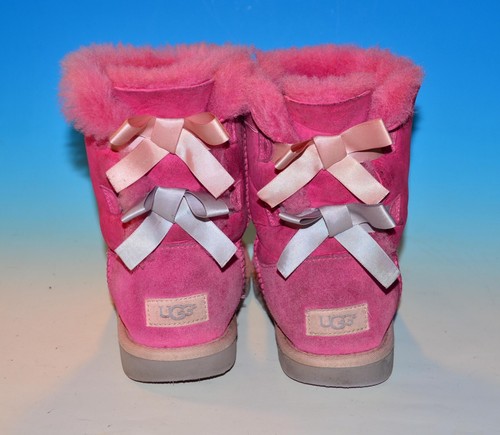 Hot Pink Bailey Doble Arco UGGS Talla 4 - Imagen 4 de 12