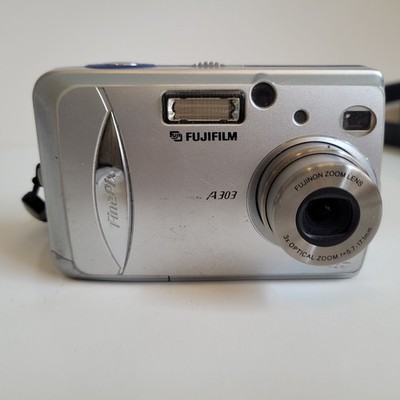 Fujifilm FinePix A303 3.2MP Compact Digital Camera Hi Pro Camera Bag Card Tested
