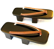 VINTAGE 60s JAPANESE BLACK LACQUER WOODEN GETA SANDALS MADE IN JAPAN WOMENS 9x3"