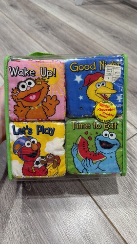 VTG 2004 SESAME Soft Play 4 Soft Crinkle Squeak Soft Play Book Set