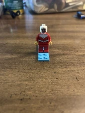LEGO Falcon Minifigure without red wings 76018